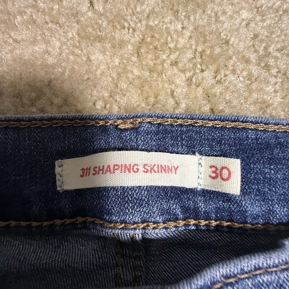 Levi's 311 Jeans Women's Blue Wash Size 30 Shaping Skinny Stretch Red Tab - Picture 3 of 6